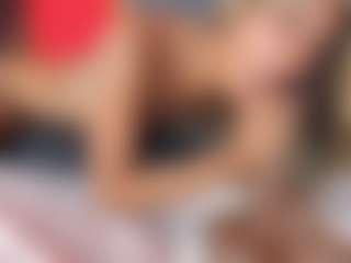 YayaHilton's Live Sex Cam Show