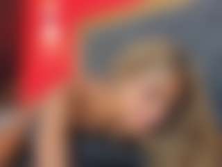 YayaHilton's Live Sex Cam Show