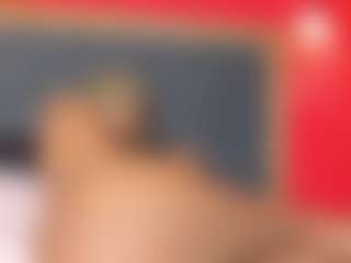 YayaHilton's Live Sex Cam Show