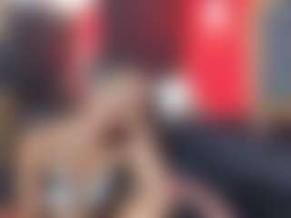 YayaHilton's Live Sex Cam Show