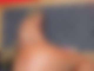 YayaHilton's Live Sex Cam Show