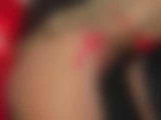YayaHilton's Live Sex Cam Show