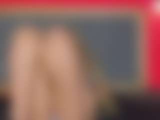 YayaHilton's Live Sex Cam Show