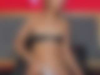 YayaHilton's Live Sex Cam Show