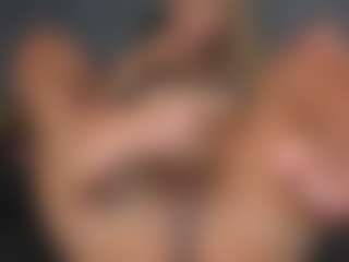 Live cam show with YayaHilton - Small Tits on Strip Flash - Live Sex Shows
