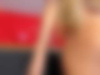 YayaHilton's Live Sex Cam Show
