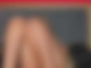 Live cam show with YayaHilton - Athletic Young Adult on Mixed Magazine Live