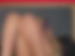 Live cam show with YayaHilton - Nipple Piercings on hrnylive.com