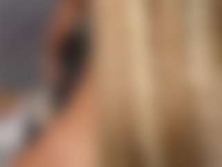 YayaHilton's Live Sex Cam Show