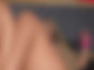 Live cam show with YayaHilton - Athletic on intimatelivegirls.com