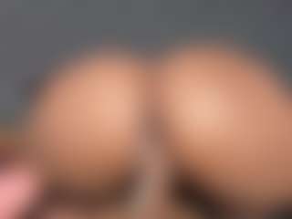 YayaHilton's Live Sex Cam Show