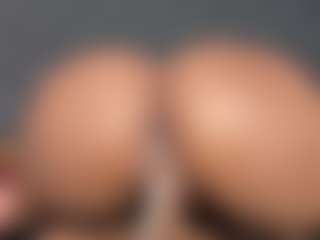 YayaHilton's Live Sex Cam Show
