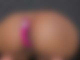 YayaHilton's Live Sex Cam Show
