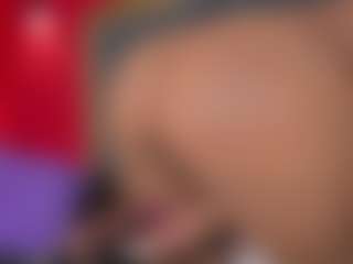 YayaHilton's Live Sex Cam Show