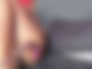 YayaHilton's Live Sex Cam Show