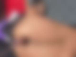 YayaHilton's Live Sex Cam Show