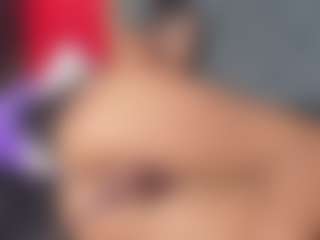 YayaHilton's Live Sex Cam Show
