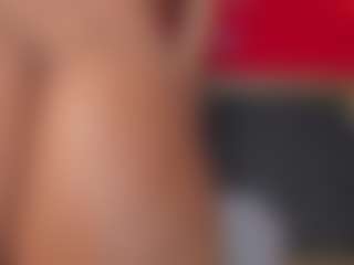 Live cam show with YayaHilton - Anal Toys on Camsoda