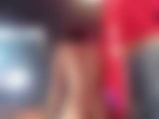 YayaHilton's Live Sex Cam Show