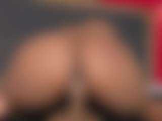 YayaHilton's Live Sex Cam Show