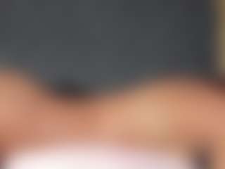 YayaHilton's Live Sex Cam Show