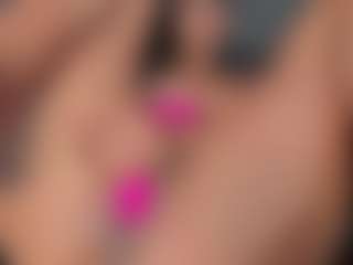 YayaHilton's Live Sex Cam Show