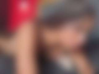 YayaHilton's Live Sex Cam Show