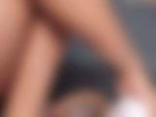 YayaHilton's Live Sex Cam Show