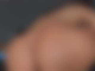 YayaHilton's Live Sex Cam Show