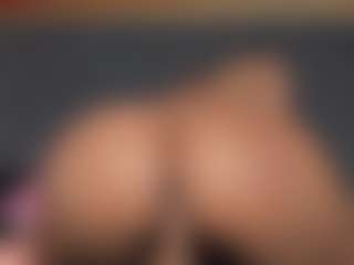 Live cam show with YayaHilton - Fuck Machine on Camsoda