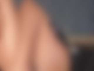 YayaHilton's Live Sex Cam Show