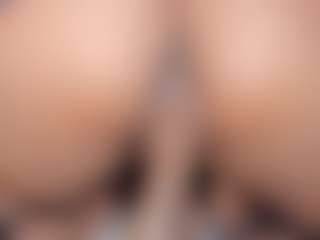 YayaHilton's Live Sex Cam Show