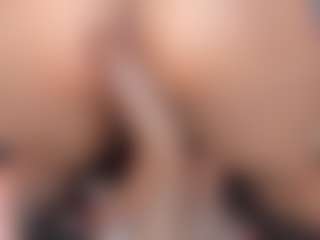 YayaHilton's Live Sex Cam Show