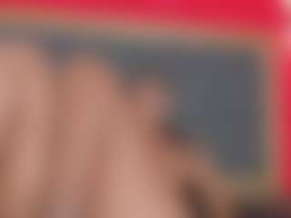 YayaHilton's Live Sex Cam Show