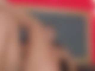 YayaHilton's Live Sex Cam Show
