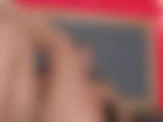 YayaHilton's Live Sex Cam Show