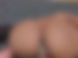 YayaHilton's Live Sex Cam Show