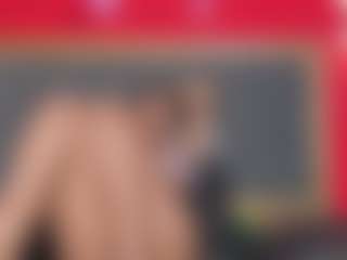 YayaHilton's Live Sex Cam Show
