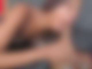 YayaHilton's Live Sex Cam Show