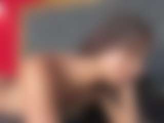 YayaHilton's Live Sex Cam Show