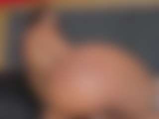 YayaHilton's Live Sex Cam Show