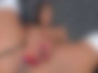 YayaHilton's Live Sex Cam Show