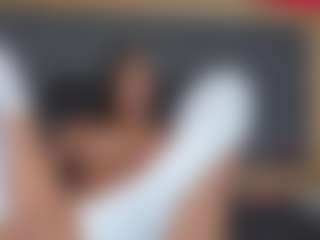 YayaHilton's Live Sex Cam Show