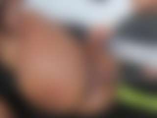 YayaHilton's Live Sex Cam Show