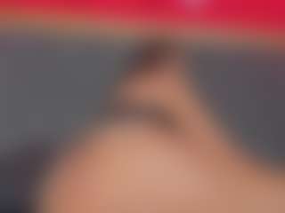 YayaHilton's Live Sex Cam Show