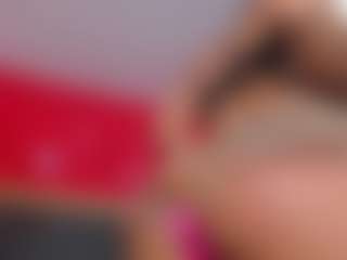 YayaHilton's Live Sex Cam Show