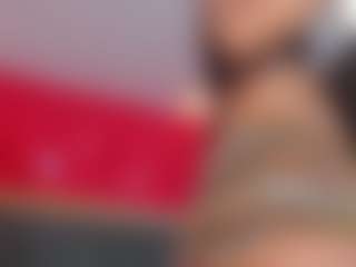 YayaHilton's Live Sex Cam Show