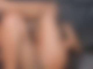 YayaHilton's Live Sex Cam Show