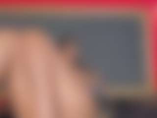 YayaHilton's Live Sex Cam Show