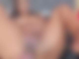 Live cam show with YayaHilton - Teen (18+) on Camming Site
